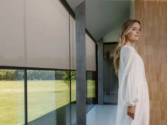 Coulisse com Item Blok3 Silence Woman House