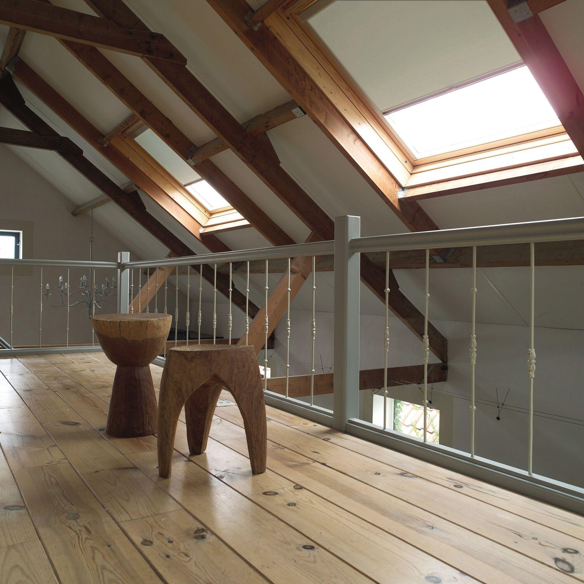 The Absolute Skylight webinar helps you to better understand the context and special features of our modular hardware concept for made-to-measure skylight blinds. The webinar is pre-recorded lecture, hosted by our engineers and marketeers.